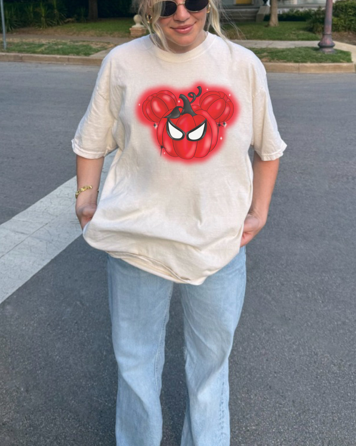 Halloween Spider Unisex T-SHIRT (YOUTH-ADULT) *2-3 WEEK TURN AROUND TIME* (FREE SPIDER KEYCHAIN LIKE SHIRT)